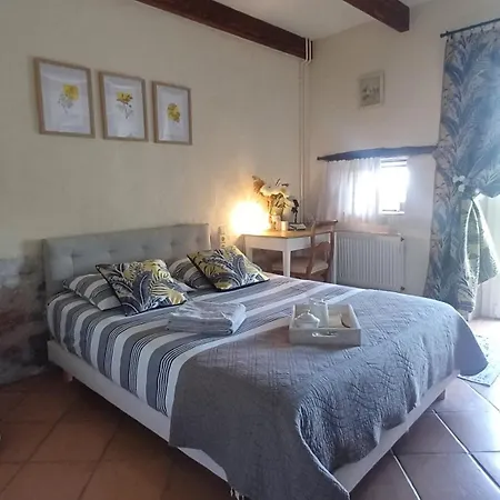 Independante, Au Calme Douillette Et Confort Kır Evi